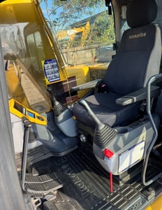 Komatsu PC130-8 เดิมๆ ไมล์ 8200 จอเหลือง มือเดียวป้ายแดงมา ราคา 880,000 บาท โทร  081-7410515