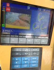 Komatsu Pc210-10 เดิม ๆ ไมค์ 9xxx ชั่วโมง ใบแจ้งจน. สวยๆ พร้อมใช้งานได้เลย ราคามา 1,300,000 บาท โทร 081-7410515