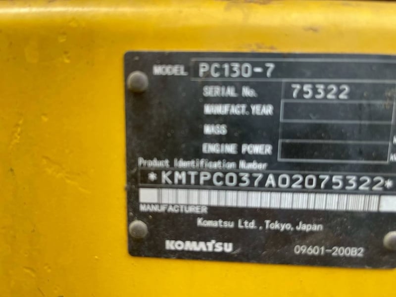 Komatsu Pc130-7 เอกสารเล่มทะเบียน ราคา 680,000 ฿ โทร  081-7410515