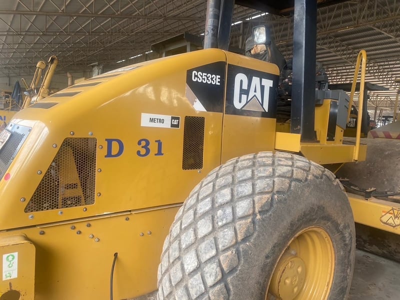 Caterpillar CS533E 1,000,000 B รถบดสั่นสะเทือนสองเพลา 4 พัน ชม. สวนเดิมพร้อมใช้ 081~7410515