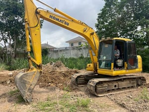 Komatsu Pc130-7 เอกสารเล่มทะเบียน ราคา 680,000 ฿ โทร  081-7410515