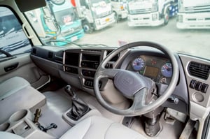 ขายหัวลาก  12ล้อ  UD TRUCKS 370 แรงม้า ปี 2020 (พ.ศ. 2563) สภาพสวย พร้อมใช้งาน รถจอด ชลบุรี ติดต่อ วุธ