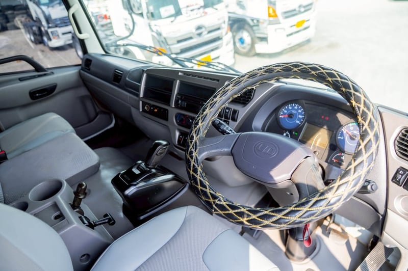 ขายด่วน! UD TRUCK 398 แรงม้า (ปี 2021) หัวลากสวย สภาพพร้อมใช้งาน  รถจอด ชลบุรี