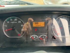 ISUZU FVM 240แรงม้า รถบรรทุก 10ล้อ ตู้แห้ง ปี2022