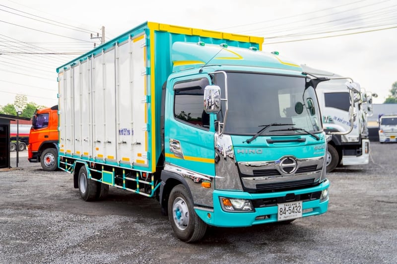 ขาย HINO FC9J 210 แรงม้า ปี 65 ตู้ 10 บาน สภาพสวยพร้อมใช้งาน พิกัด 10.5 ตัน