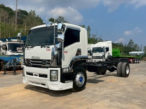 ISUZU FTR 240แรงม้า รถบรรทุก 6ล้อ ตู้แห้ง ปี2015