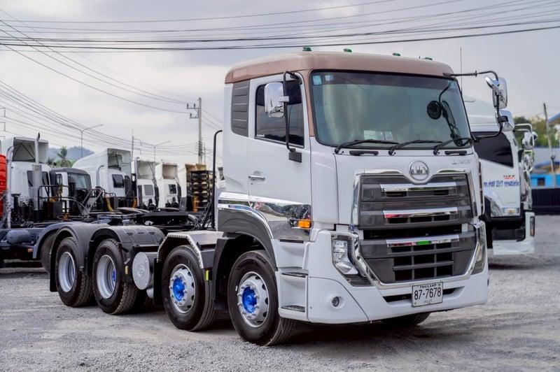 ขายหัวลาก  12ล้อ  UD TRUCKS 370 แรงม้า ปี 2020 (พ.ศ. 2563) สภาพสวย พร้อมใช้งาน รถจอด ชลบุรี ติดต่อ วุธ