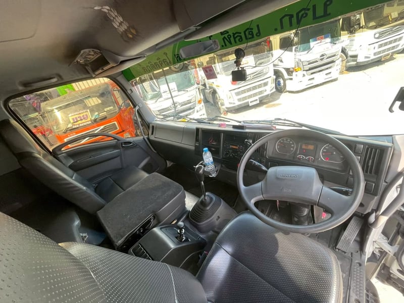 ISUZU FVM 240แรงม้า รถบรรทุก 10ล้อ ตู้แห้ง ปี2022
