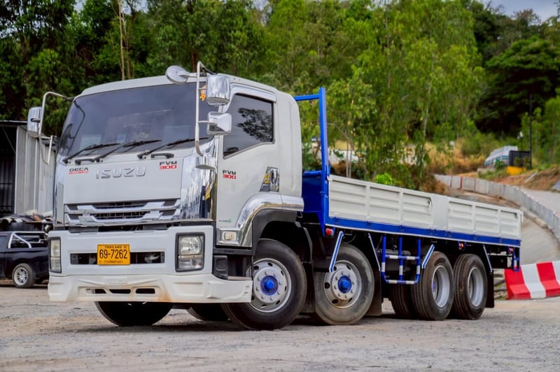 ISUZU FVM 300แรงม้า รถบรรทุก 10ล้อ กระบะเหล็ก ปี2013 เลขไมล์ 454,777 กม.