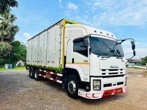 ISUZU FVM 240แรงม้า รถบรรทุก 10ล้อ ตู้แห้ง ปี2014