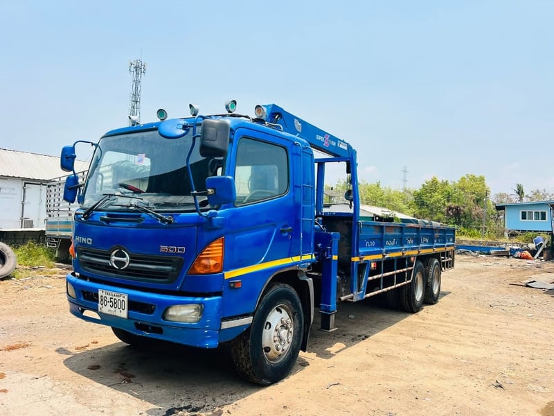 HINO FL 212แรงม้า รถบรรทุก 10ล้อ กระบะเหล็กติดเครน ปี2007