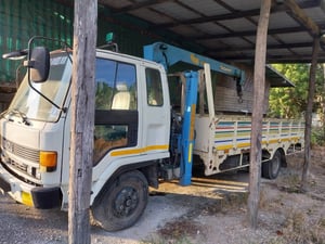 หกล้อติดเครน หกล้อติดเครน