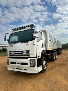 ISUZU FXZ 360แรงม้า รถบรรทุก 10ล้อ พ่วงแม่ลูก ปี2014