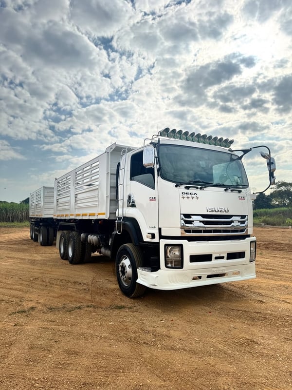 ISUZU FXZ 360แรงม้า รถบรรทุก 10ล้อ พ่วงแม่ลูก ปี2014