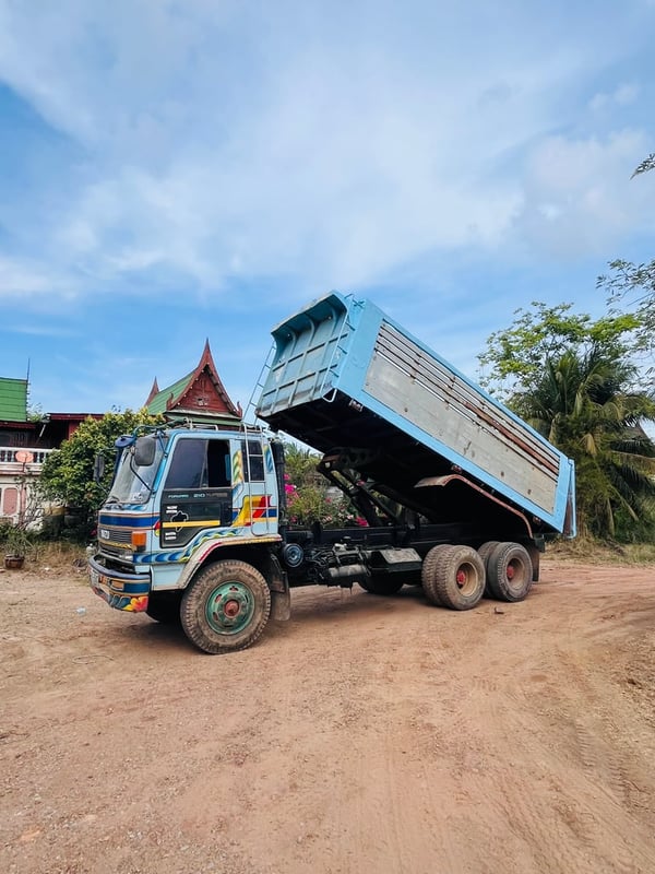 ขายรถ 10 ล้อ Isuzu รุ่น ร๊อกกี้ (เจ้าของขายเอง)