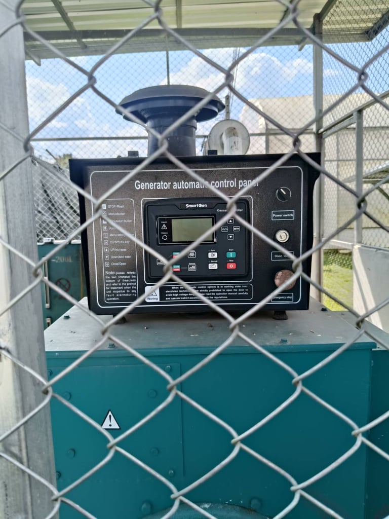 ขายเครื่องปั่นไฟ Generator Cummins 330KW 400 kva (Open type) ขายเครื่องปั่นไฟ Generator Cummins 330KW 400 kva (Open type)