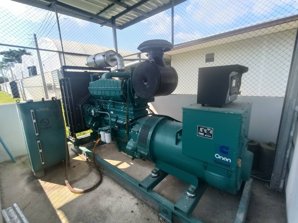 ขายเครื่องปั่นไฟ Generator Cummins 330KW 400 kva (Open type) ขายเครื่องปั่นไฟ Generator Cummins 330KW 400 kva (Open type)