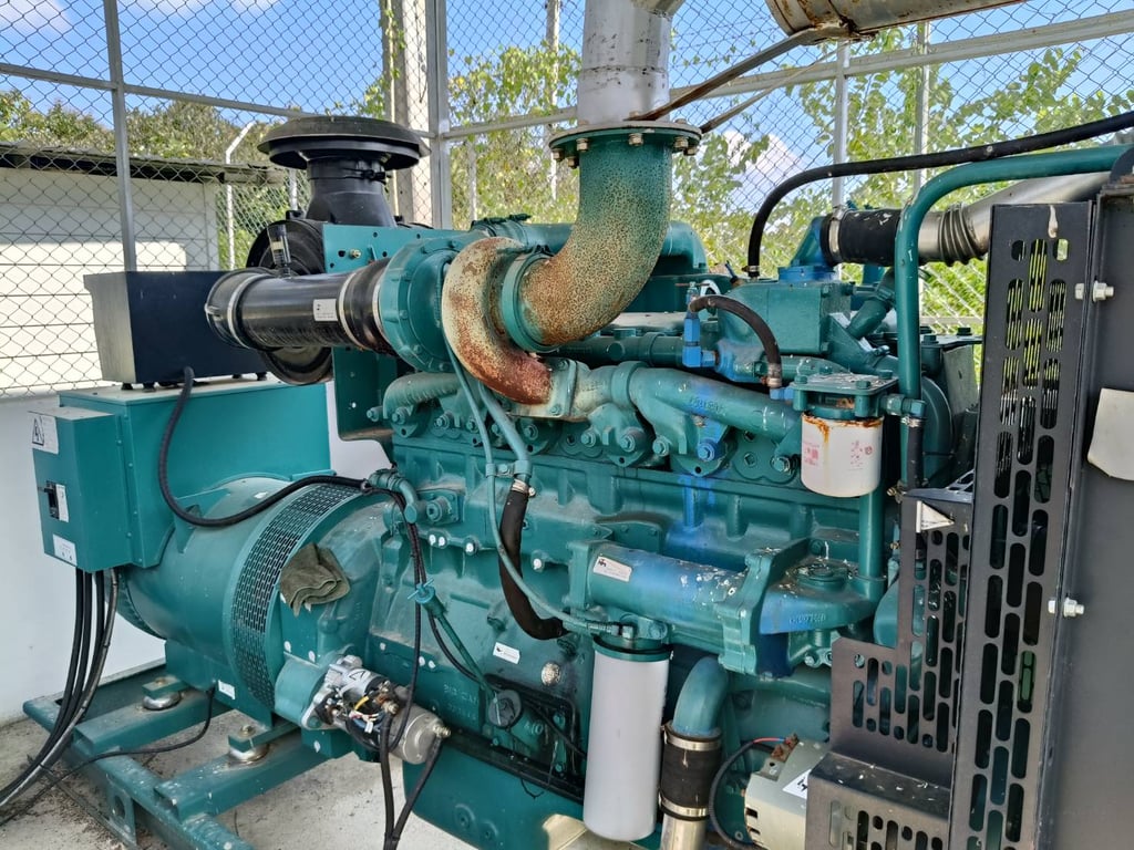 ขายเครื่องปั่นไฟ Generator Cummins 330KW 400 kva (Open type) ขายเครื่องปั่นไฟ Generator Cummins 330KW 400 kva (Open type)