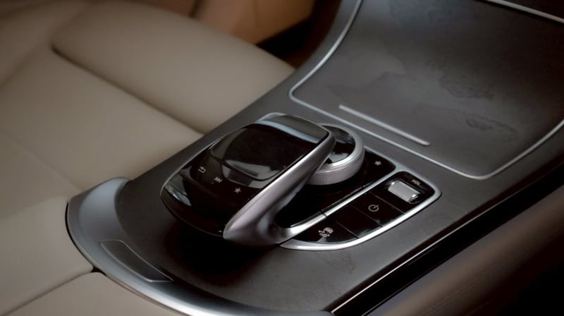 💎 Mercedes-Benz GLC 250d 4MATIC ปี 2017 | SUV หรู ขับเคลื่อน 4 ล้อ 💎 ⚡️ ดีไซน์สปอร์ต พร้อมสมรรถนะเหนือระดับ ⚡️