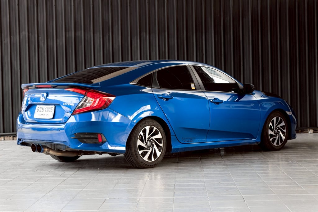 Honda Civic FC 1.8E ปี2021 สภาพนางฟ้า มือเดียวป้ายแดง