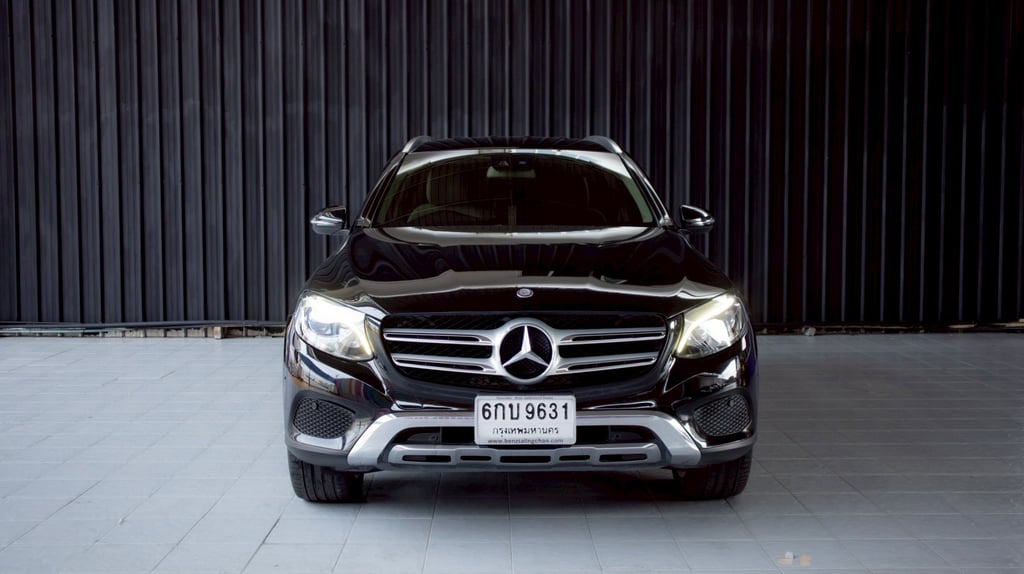 Mercedes-Benz GLC 250d 4MATIC ปี 2017 | SUV หรู ขับเคลื่อน 4 ล้อ ดีไซน์สปอร์ต พร้อมสมรรถนะเหนือระดับ Mercedes-Benz GLC 250d 4MATIC ปี 2017 | SUV หรู ขับเคลื่อน 4 ล้อ ดีไซน์สปอร์ต พร้อมสมรรถนะเหนือระดับ