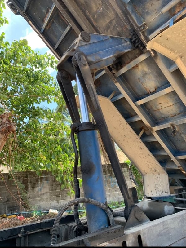 HINO FM 260แรงม้า รถบรรทุก 10ล้อ ดั้มพ์ ปี2018 เลขไมล์น้อยกว่า 500,000 กม. HINO FM 260แรงม้า รถบรรทุก 10ล้อ ดั้มพ์ ปี2018 เลขไมล์น้อยกว่า 500,000 กม.