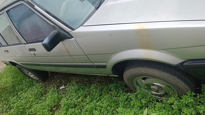 โคโรลล่าท้ายตัดครับ