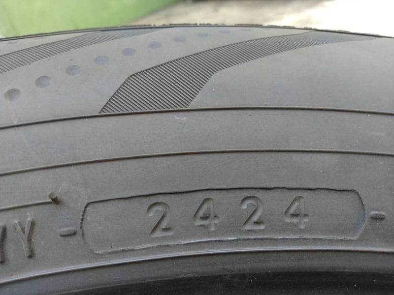 ยาง225 60 18 สภาพพอใช้ครับ