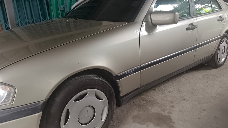 ปี1997 สภาพดี ไมล์140,000กม.ครับ