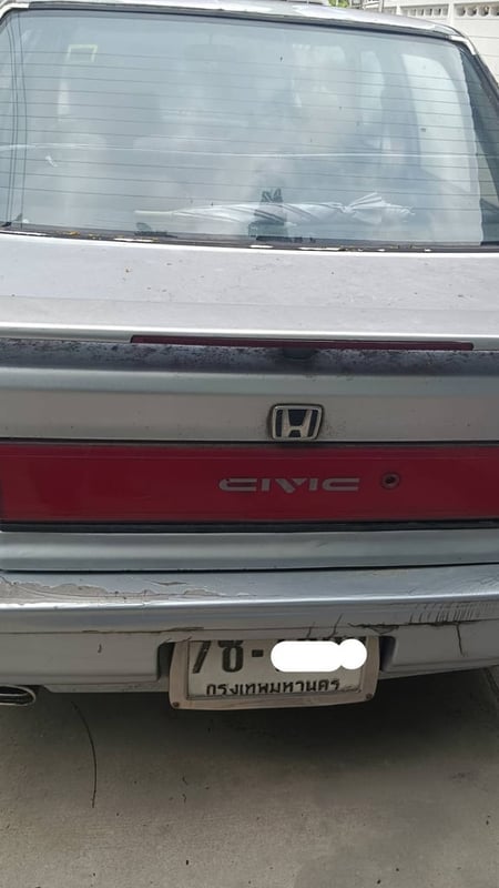 ซีวิคท้ายแดงครับ