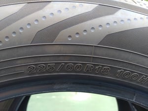 ยาง225 60 18 สภาพพอใช้ครับ