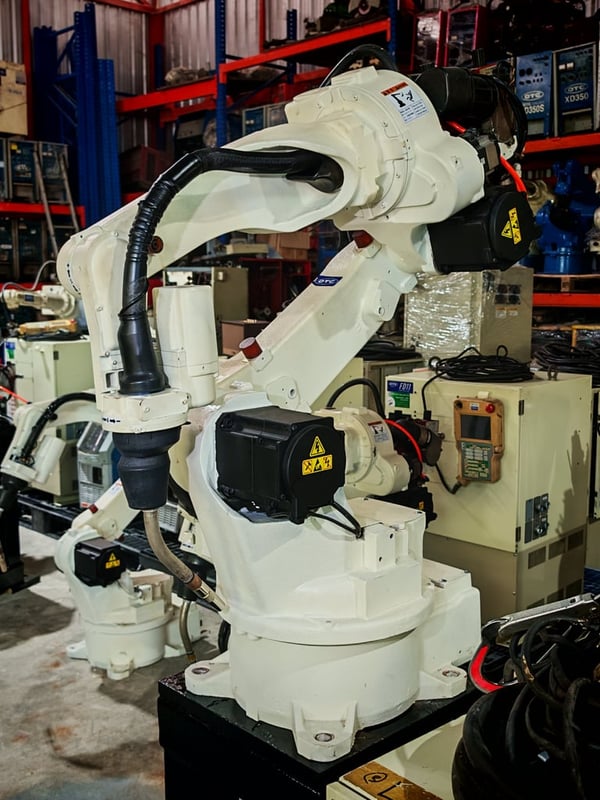 หุ่นยนต์เชื่อม OTC FD-B4 