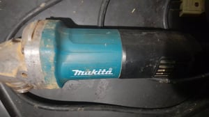 เครื่องเจียร Makita รุ่น 9553B