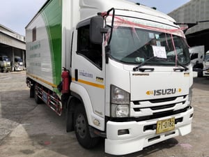 ISUZU  FRR210 FRR90LSXXU 210แรงม้า รถบรรทุก 6ล้อ ตู้แห้ง ปี2019 เลขไมล์น้อยกว่า 100,000 กม. (ทะเบียน 71-0182)
