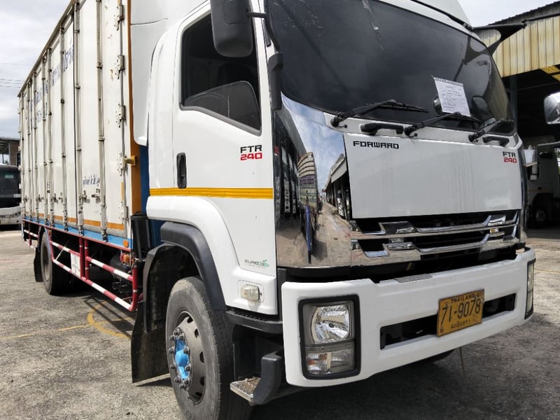 ISUZU ISUZU  FTR240	"ISUZU FTR34QXXXU   240แรงม้า รถบรรทุก 6ล้อ ตู้แห้ง ปี2019 เลขไมล์น้อยกว่า 800,000 กม.