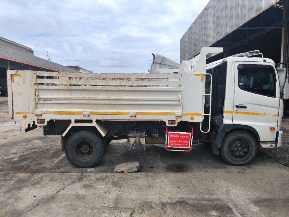 HINO HINO DOMINATOR500 	"FC9JE1A-CBAHF HINO 210แรงม้า รถบรรทุก 6ล้อ ดั้มพ์ ปี2023 เลขไมล์น้อยกว่า 50,000 กม.
