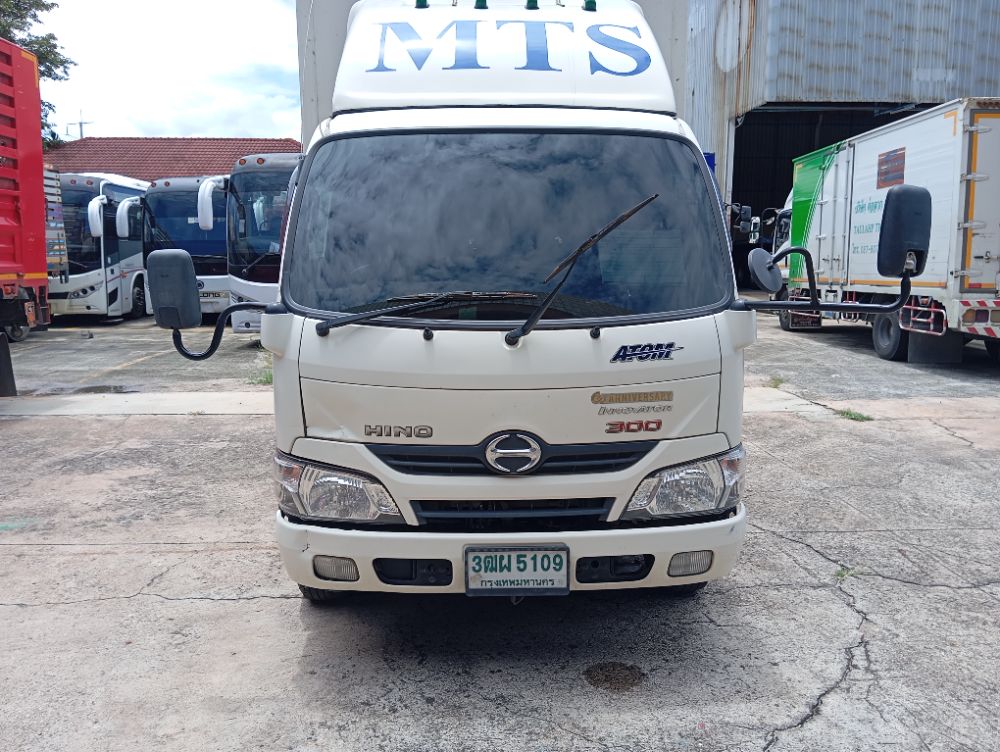 HINO 300 INNOVATOR (ATOM) XZU600R-4W HINO 300 INNOVATOR (ATOM) XZU600R-4W