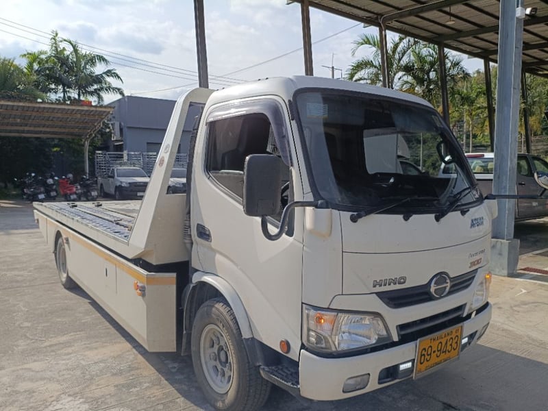 HINO 300 INNOVATOR 136แรงม้า รถบรรทุก 4ล้อ รถสไลด์ ปี2024