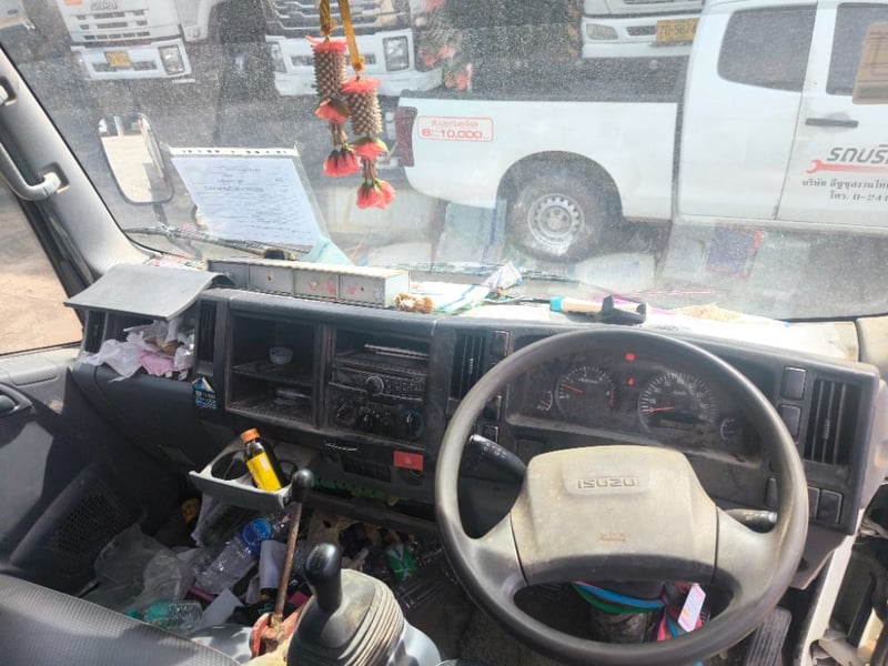 ISUZU NMR130 NMR85EXXXU 130แรงม้า รถบรรทุก 6ล้อ ดั้มพ์ ปี2020