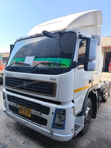 VOLVO FM 400 FM1362T34400ALS 400แรงม้า รถบรรทุก หัวลาก 10ล้อ หัวลาก เฉพาะหัว ปี2006 เลขไมล์มากกว่า 800,000 กม. (ทะเบียน 68-3736) VOLVO FM 400 FM1362T34400ALS 400แรงม้า รถบรรทุก หัวลาก 10ล้อ หัวลาก เฉพาะหัว ปี2006 เลขไมล์มากกว่า 800,000 กม. (ทะเบียน 68-3736)