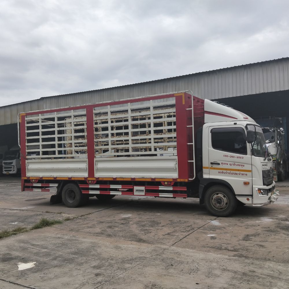 HINO HINO DOMINATOR500 HINO FC9JL1A 210แรงม้า รถบรรทุก 6ล้อ กระบะคอกสูง ปี2023 เลขไมล์น้อยกว่า 500,000 กม. HINO HINO DOMINATOR500 HINO FC9JL1A 210แรงม้า รถบรรทุก 6ล้อ กระบะคอกสูง ปี2023 เลขไมล์น้อยกว่า 500,000 กม.