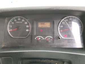 ISUZU  FRR210 FRR90LSXXU 210แรงม้า รถบรรทุก 6ล้อ ตู้แห้ง ปี2019 เลขไมล์น้อยกว่า 100,000 กม. (ทะเบียน 71-0182)