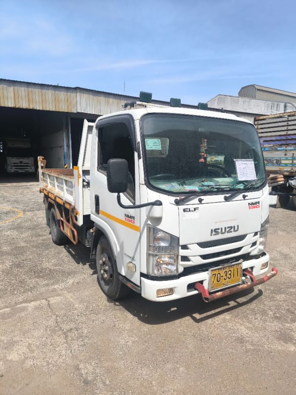 ISUZU NMR130 NMR85EXXXU 130แรงม้า รถบรรทุก 6ล้อ ดั้มพ์ ปี2020