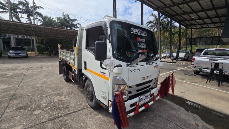 ISUZU NMR130 NMR85EXXXU 130แรงม้า รถบรรทุก 6ล้อ ดั้มพ์ ปี2023 เลขไมล์น้อยกว่า 50,000 กม.(81-3482)