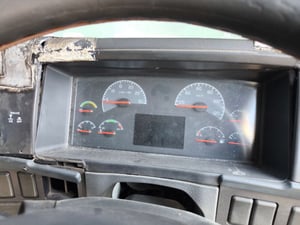 VOLVO FM 400 FM1362T34400ALS 400แรงม้า รถบรรทุก หัวลาก 10ล้อ หัวลาก เฉพาะหัว ปี2006 เลขไมล์มากกว่า 800,000 กม. (ทะเบียน 68-3736) VOLVO FM 400 FM1362T34400ALS 400แรงม้า รถบรรทุก หัวลาก 10ล้อ หัวลาก เฉพาะหัว ปี2006 เลขไมล์มากกว่า 800,000 กม. (ทะเบียน 68-3736)