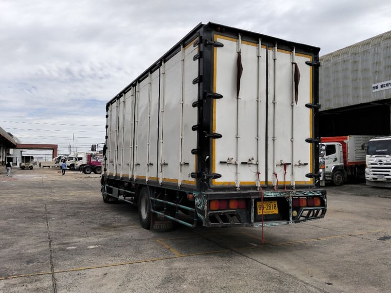 HINO 500 FG1JPRA  212แรงม้า รถบรรทุก 6ล้อ ตู้แห้ง ปี2008 เลขไมล์น้อยกว่า 500,000 กม. (ทะเบียน 69-2618)