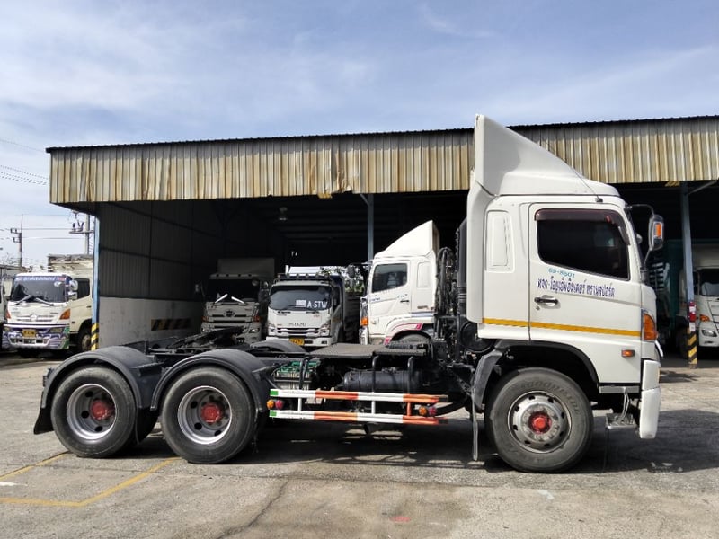 HINO 500 FM1AKLA 344 แรงม้า รถบรรทุก 10ล้อ หัวลาก เฉพาะหัว ปี2014 เลขไมล์น้อยกว่า 800,000 กม. (ทะเบียน 69-8501)