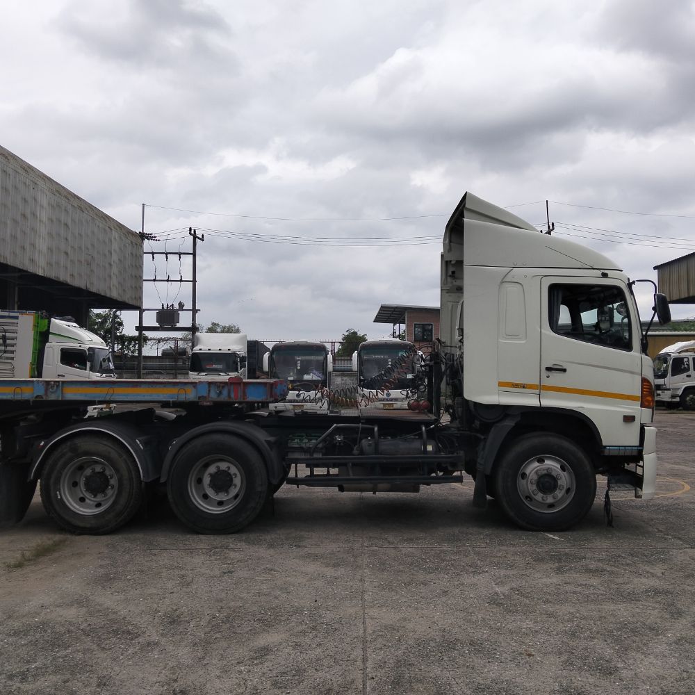 HINO HINO 500	HINO FM2PKMA 360แรงม้า รถบรรทุก หัวลาก 10ล้อ หัวลาก เฉพาะหัว ปี2012 เลขไมล์มากกว่า 800,000 กม.