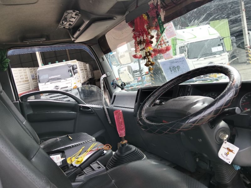 ISUZU  FRR210 FRR90LSXXU 210แรงม้า รถบรรทุก 6ล้อ ตู้แห้ง ปี2019 เลขไมล์น้อยกว่า 100,000 กม. (ทะเบียน 71-0182)