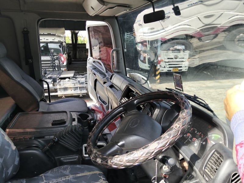 HINO 500 FM1AKLA 344 แรงม้า รถบรรทุก 10ล้อ หัวลาก เฉพาะหัว ปี2014 เลขไมล์น้อยกว่า 800,000 กม. (ทะเบียน 69-8501)